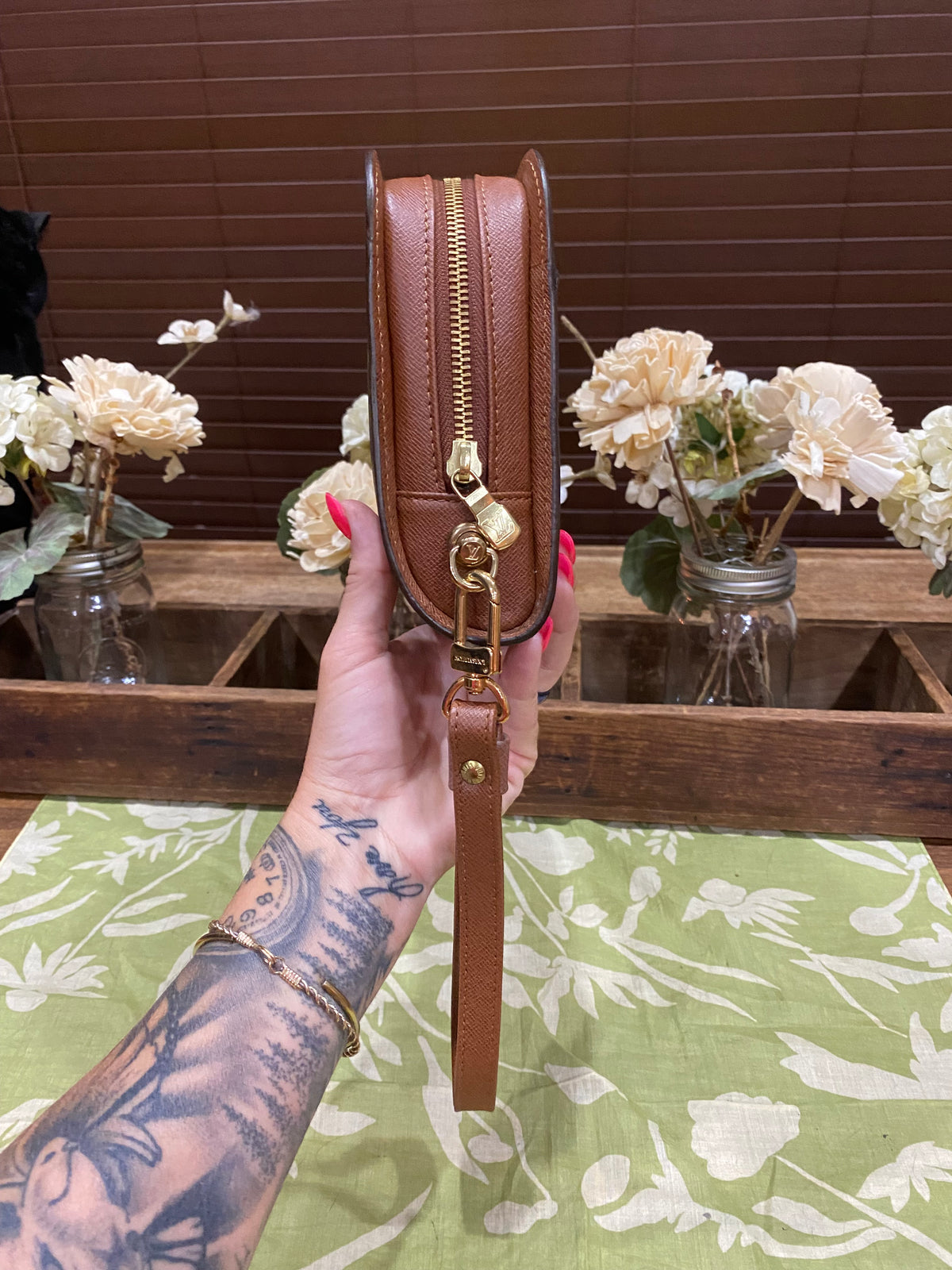 Orsay Clutch