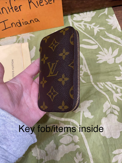 6 Key Zip Around Pouch