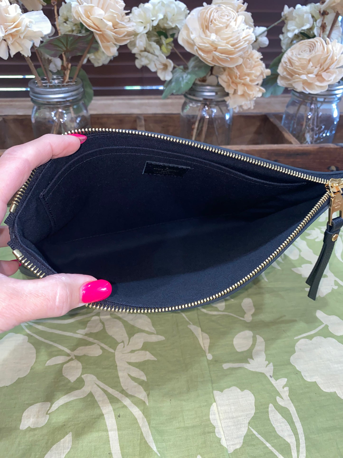 Daily Pouch in black Noir Empreinte