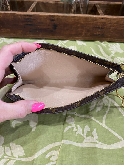 Bucket Pouch GM- comes with original wristlet strap
