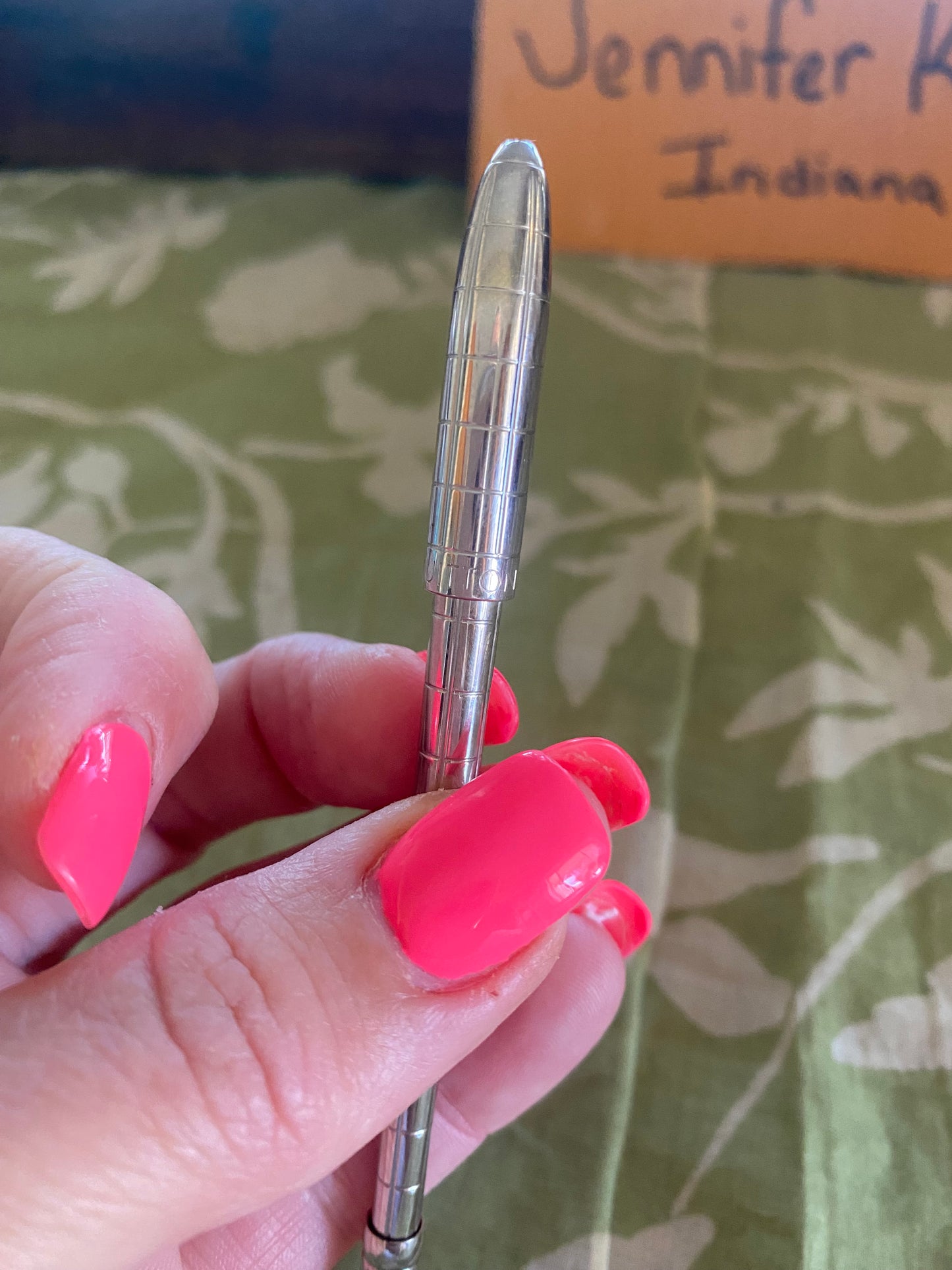 Silver Tone Twist Top Pen