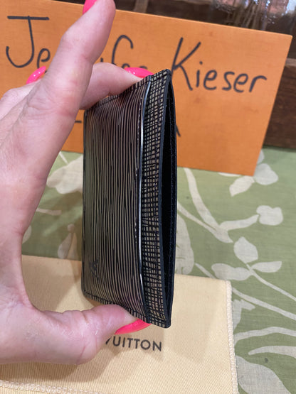 Epi Credit Card Case in Metallic Platine (silver/black)