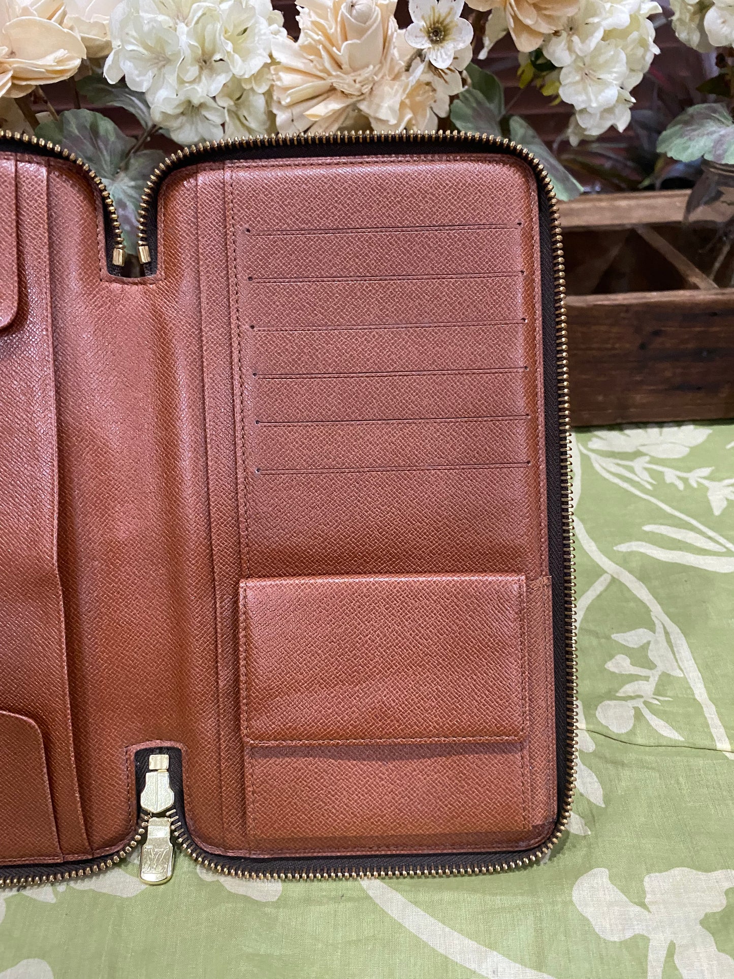 Daily Organizer Long Wallet