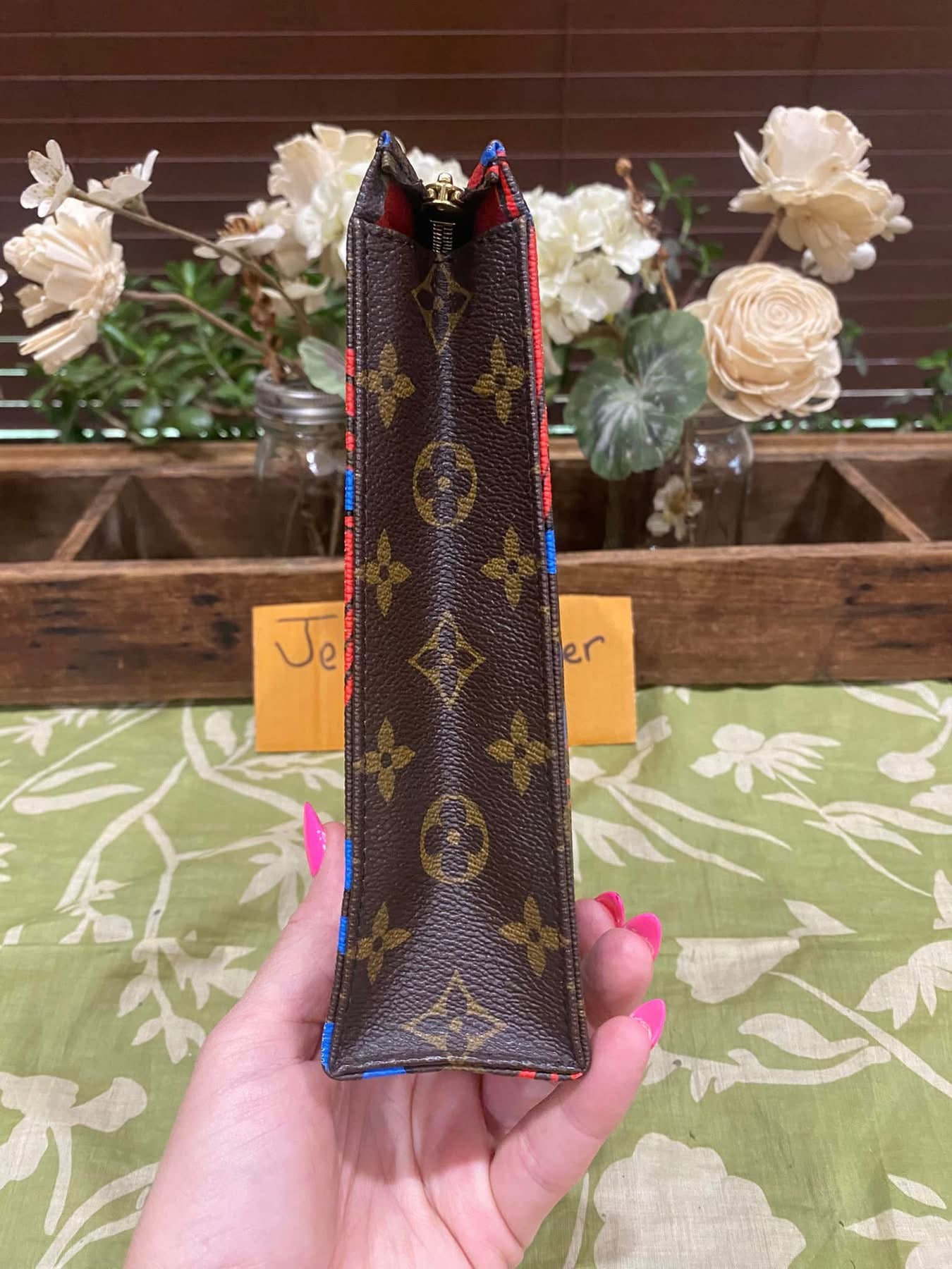 LE Jungle Toiletry 26