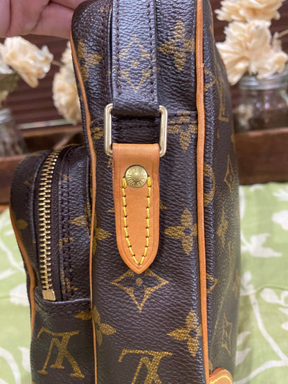 Amazone Crossbody