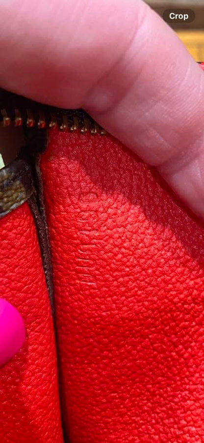 LE Jungle Toiletry 26