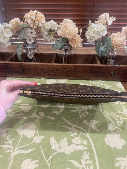 Vintage Toiletry 26