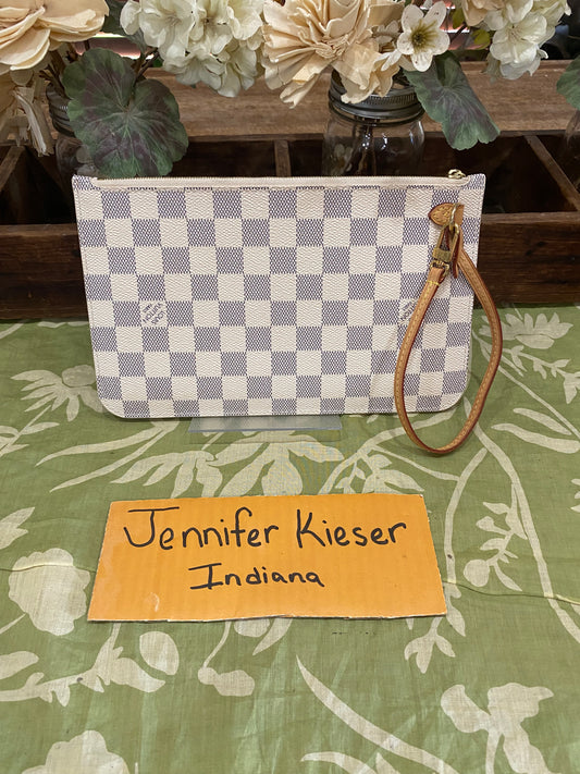 Neverfull Pouch GM in DA print