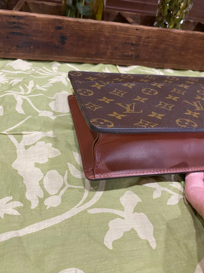Homme Clutch