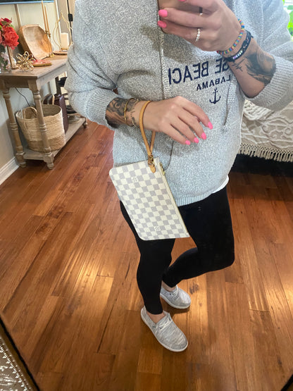 Neverfull Pouch GM in DA print