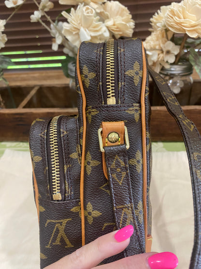 Amazone Crossbody