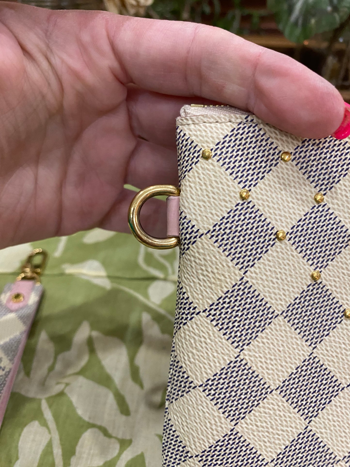 City Pouch- studded DA print with removable wristlet strap