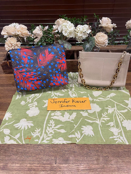 LE Jungle Toiletry 26