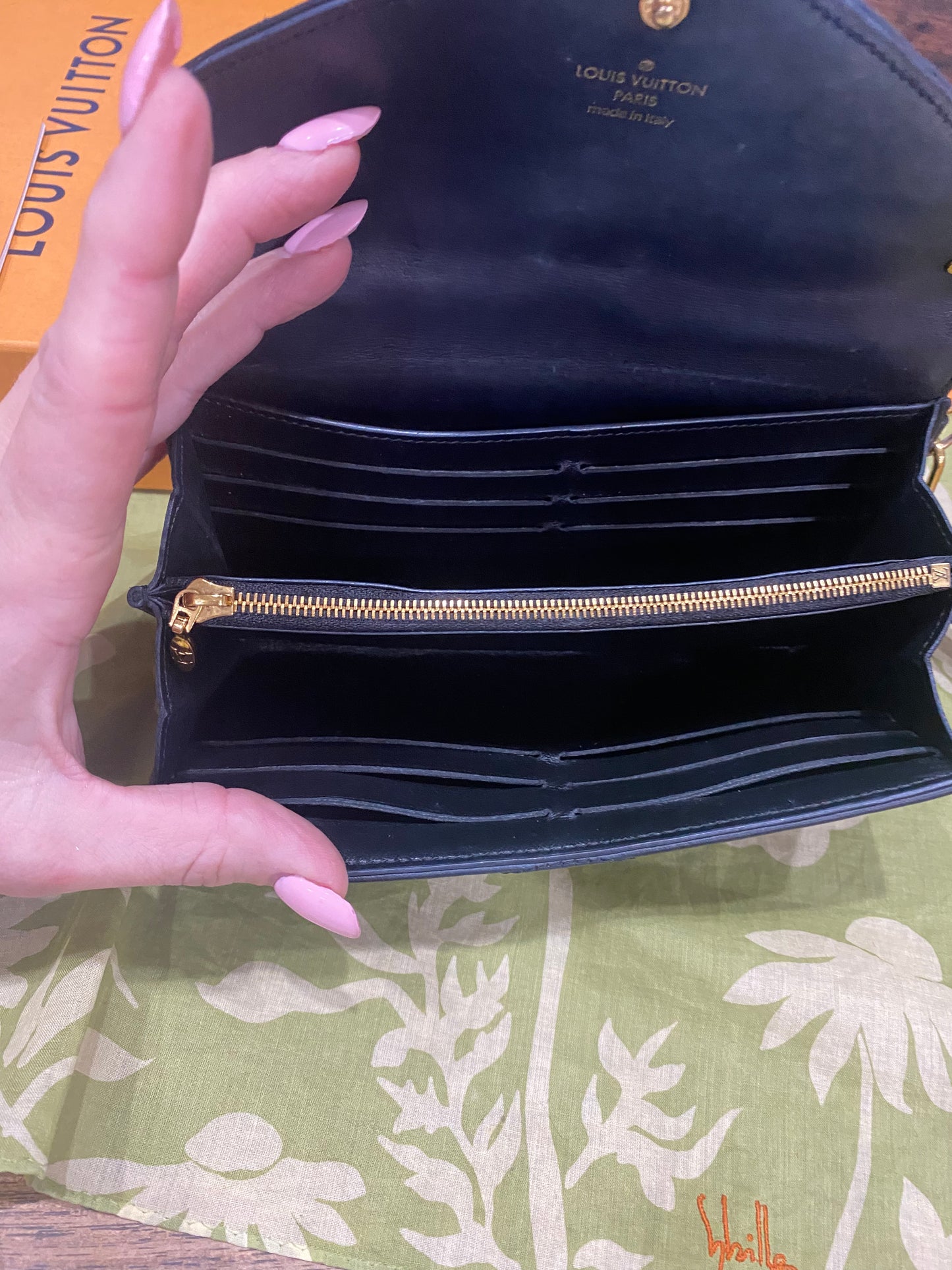 New Wave Calf Leather Long Wallet Wristlet (Noir)