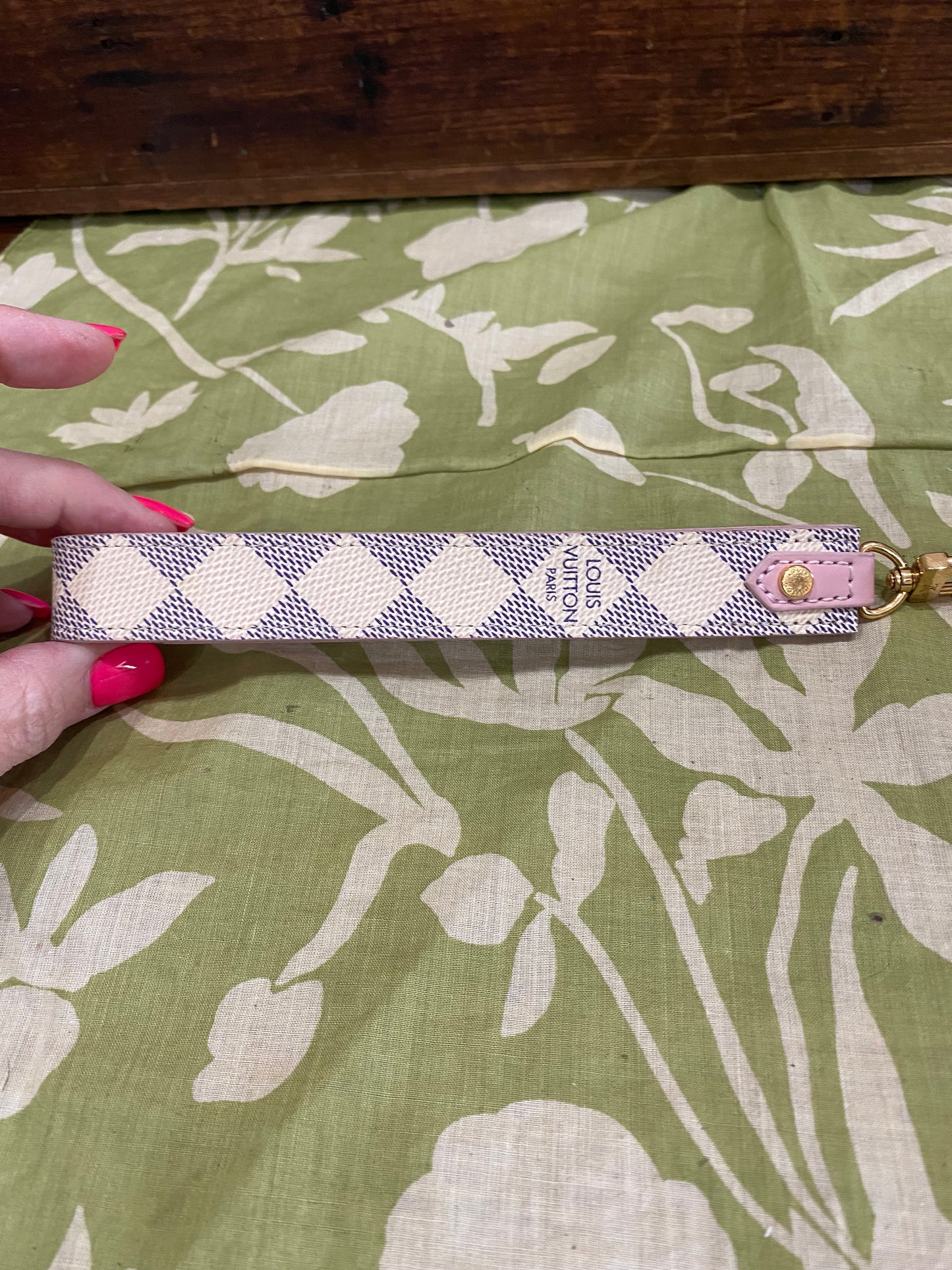 City Pouch- studded DA print with removable wristlet strap