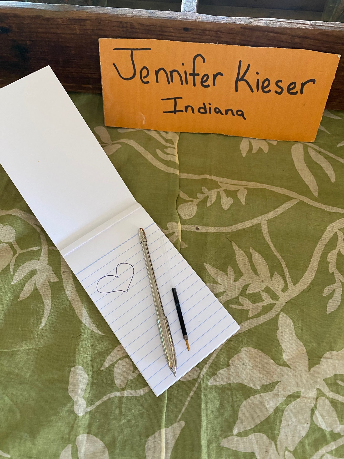 Silver Tone Twist Top Pen