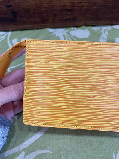 Toiletry 15 (Epi leather in Tassil Yellow)