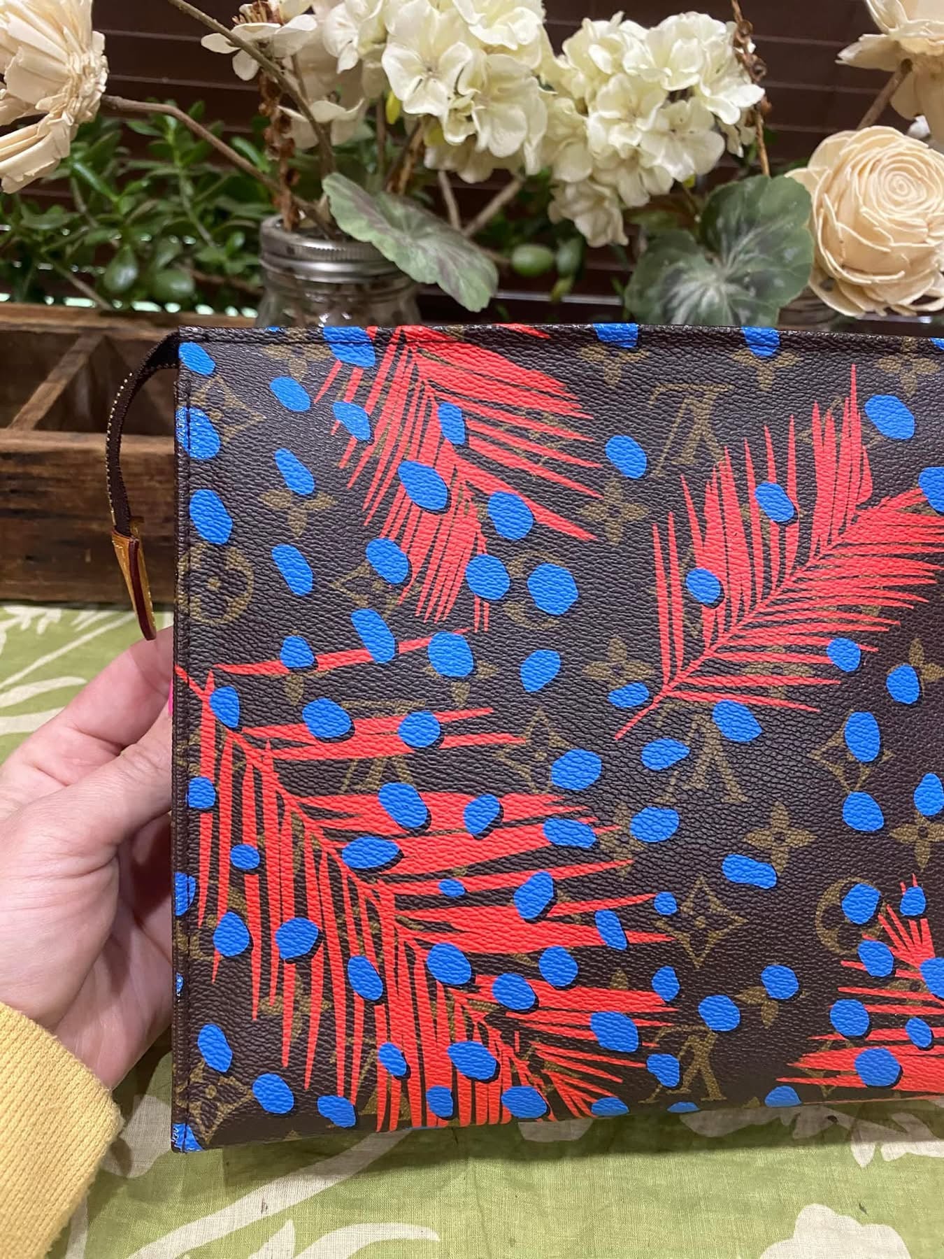 LE Jungle Toiletry 26