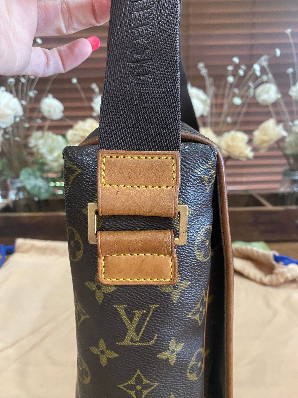 Abbesses Messenger Bag