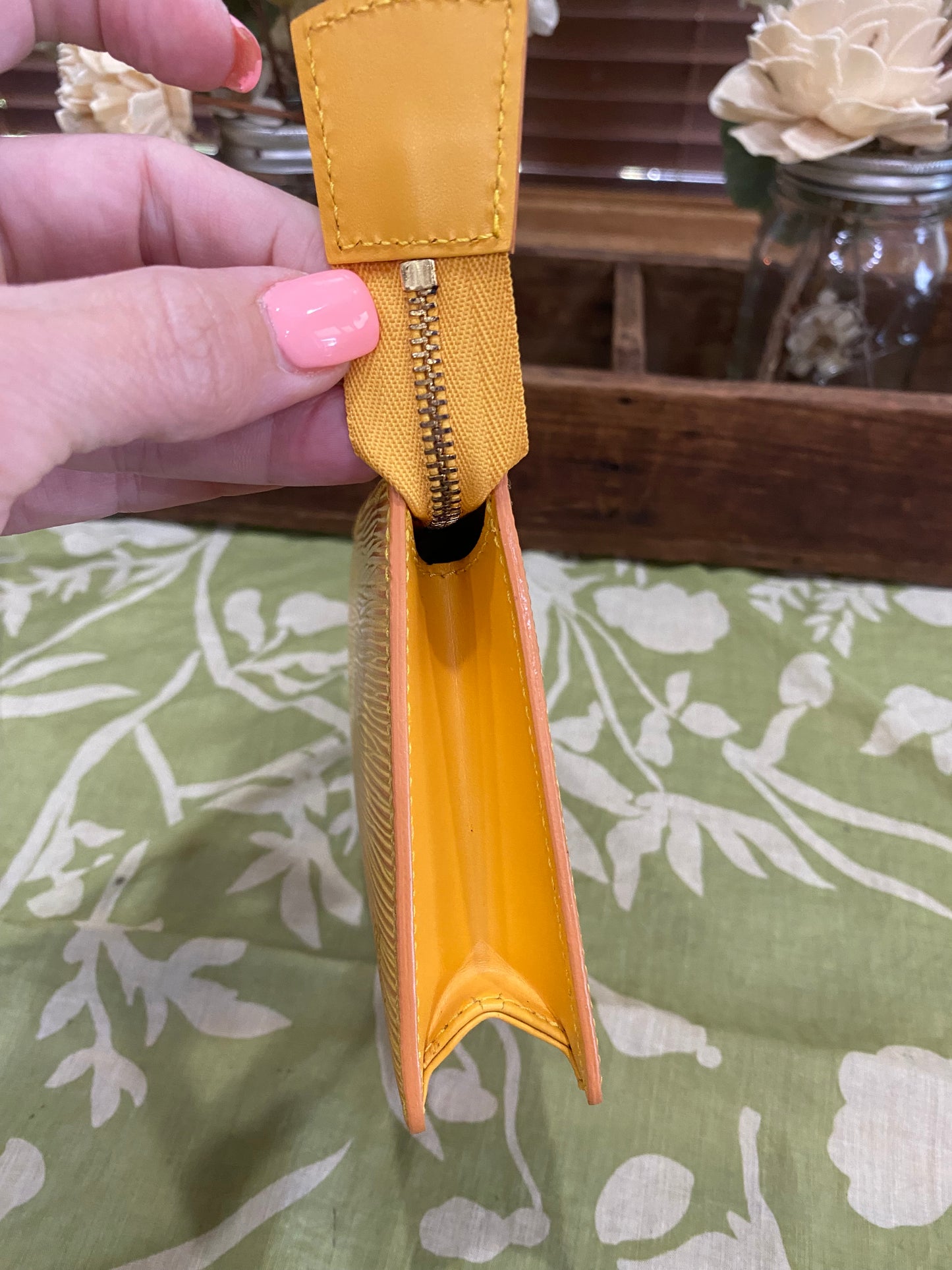 Toiletry 15 (Epi leather in Tassil Yellow)