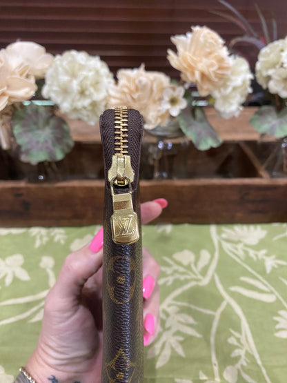 Daily Organizer Long Wallet