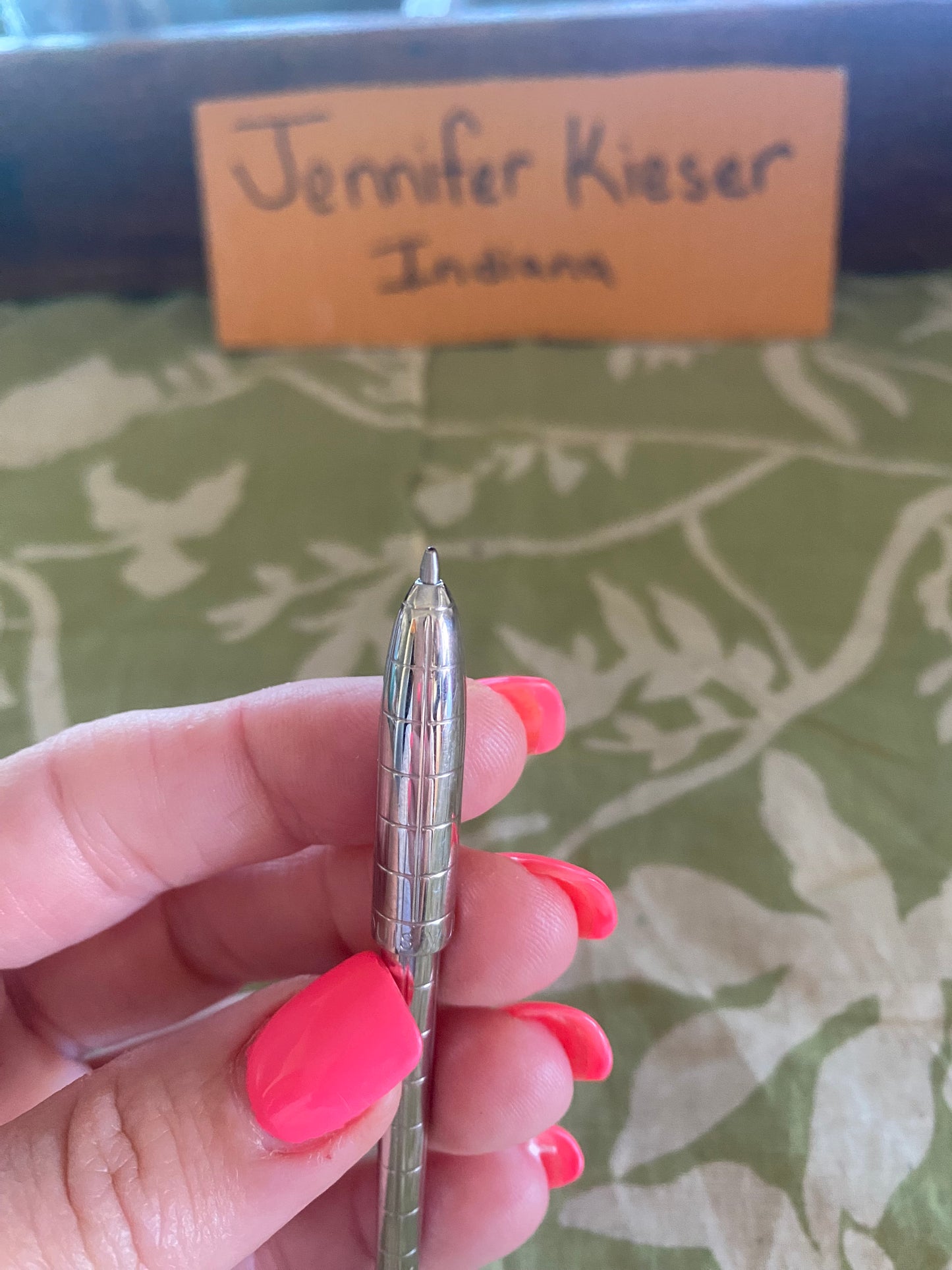 Silver Tone Twist Top Pen