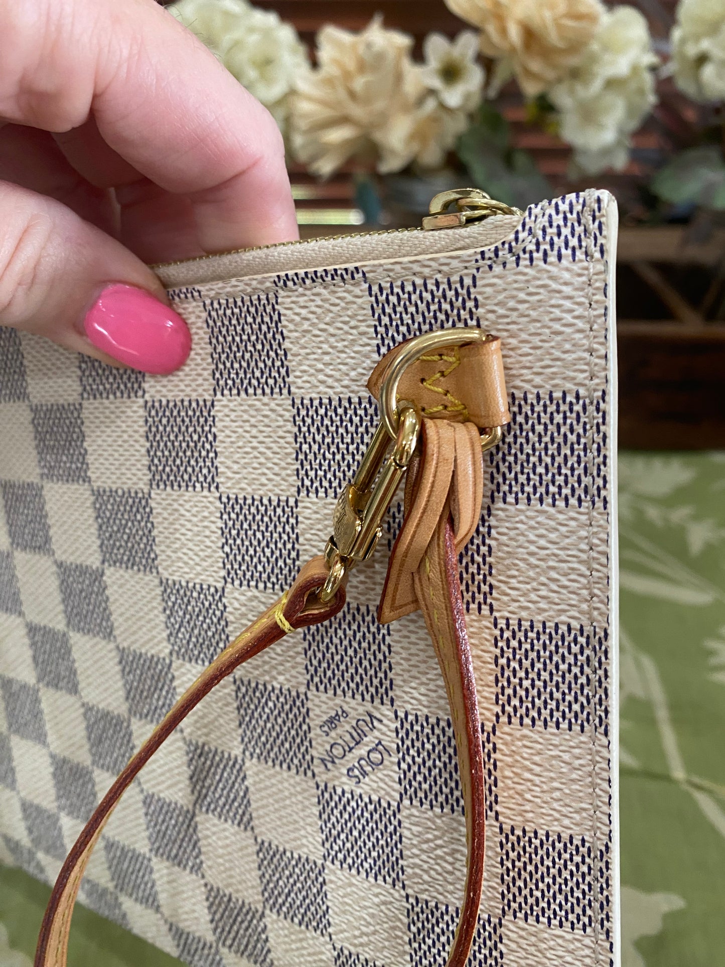 Neverfull Pouch GM in DA print
