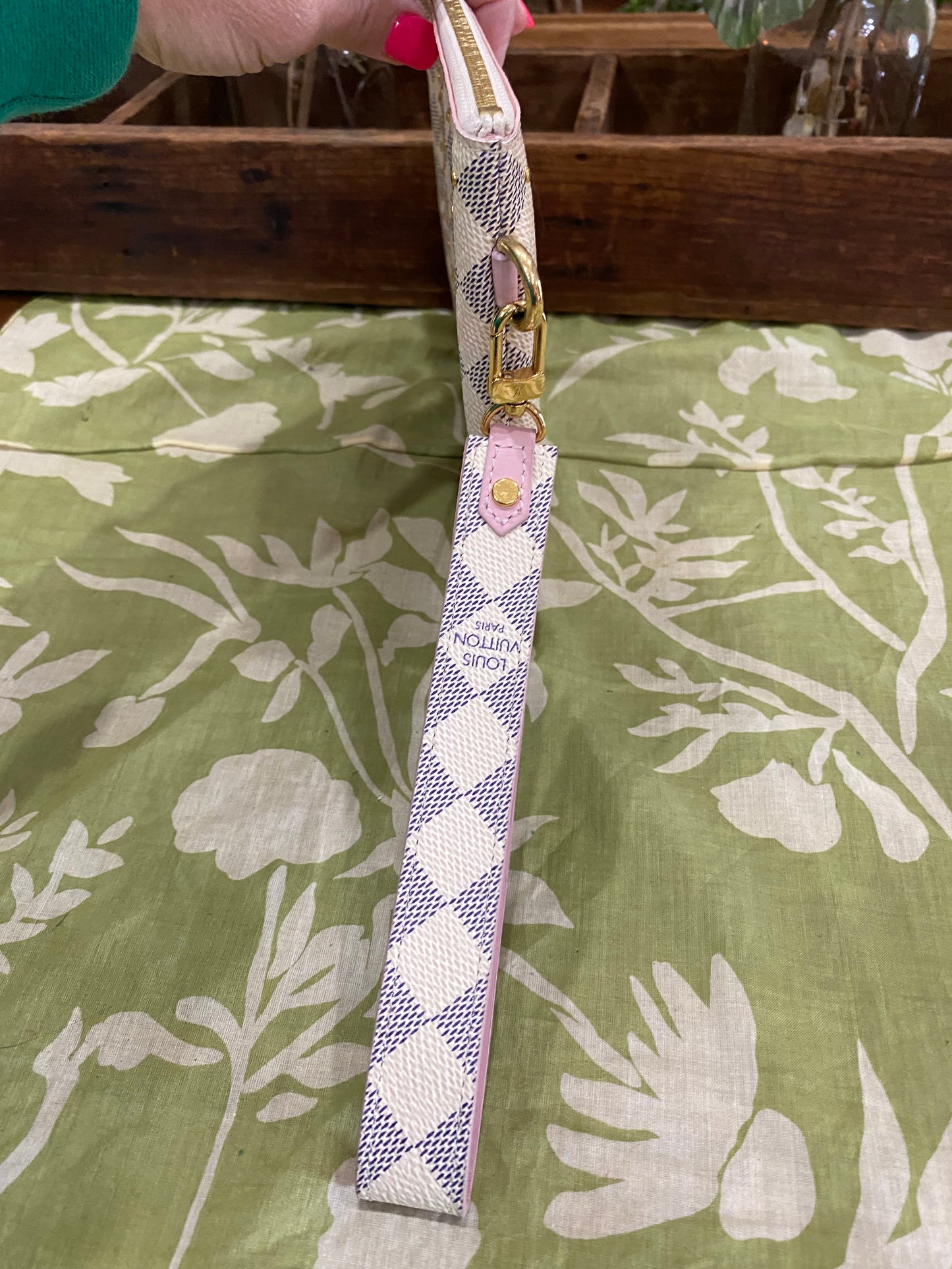 City Pouch- studded DA print with removable wristlet strap