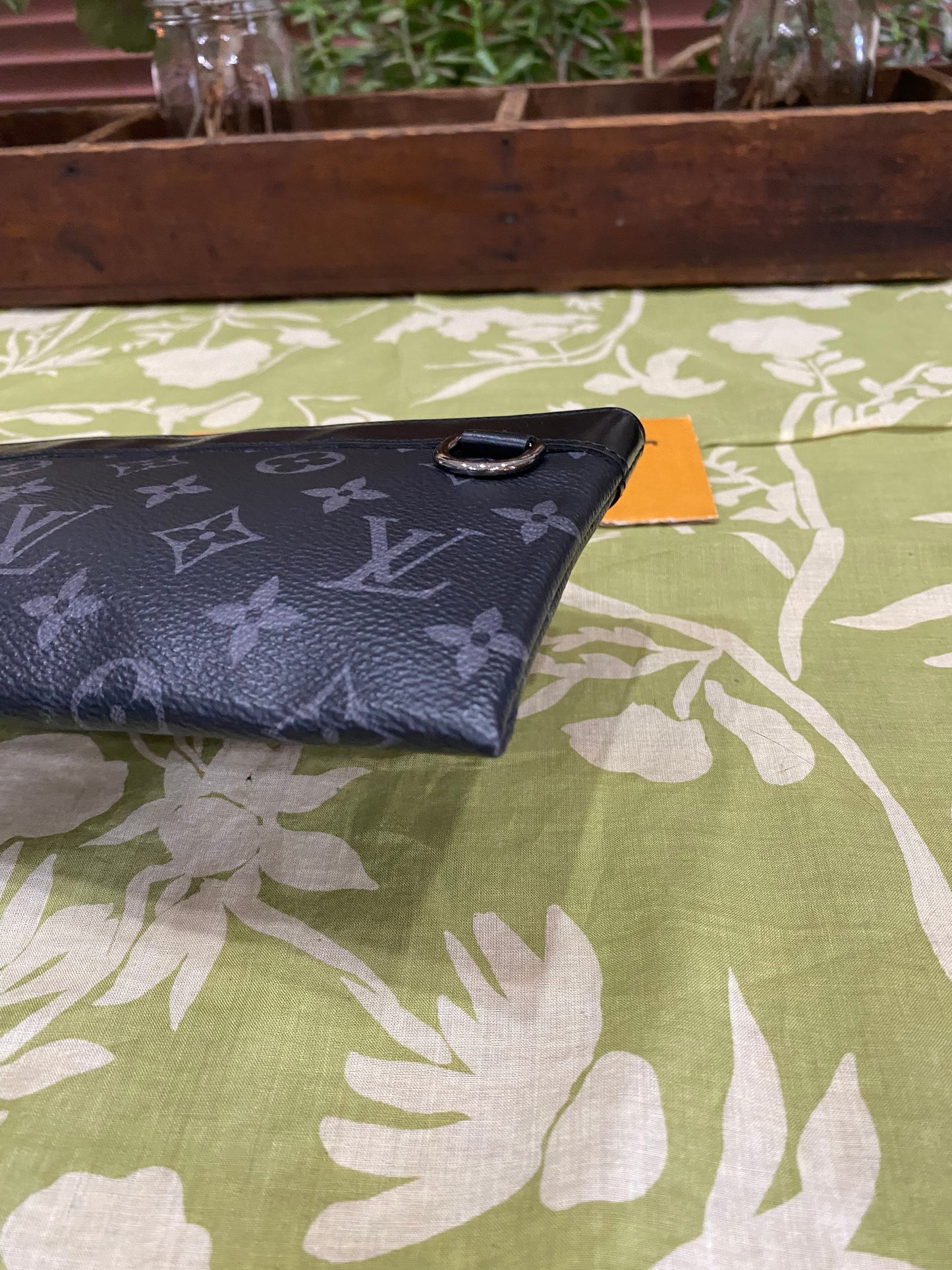 Discovery Pochette in Eclipse