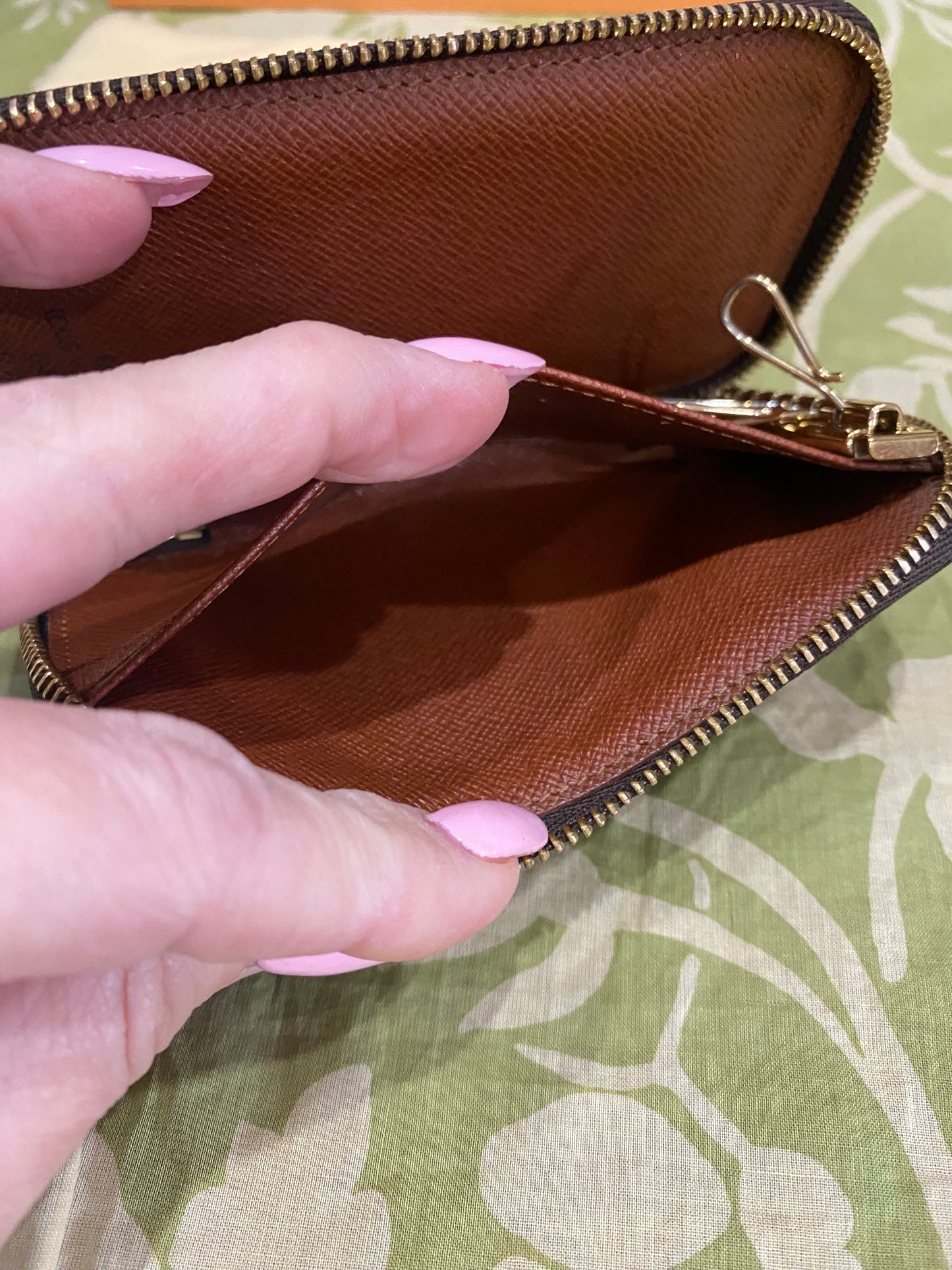 6 Key Zip Around Pouch