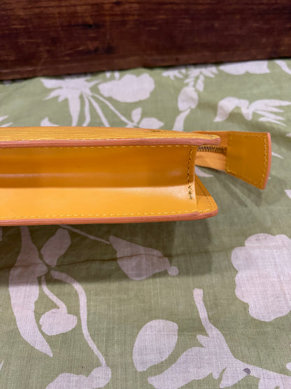 Toiletry 15 (Epi leather in Tassil Yellow)
