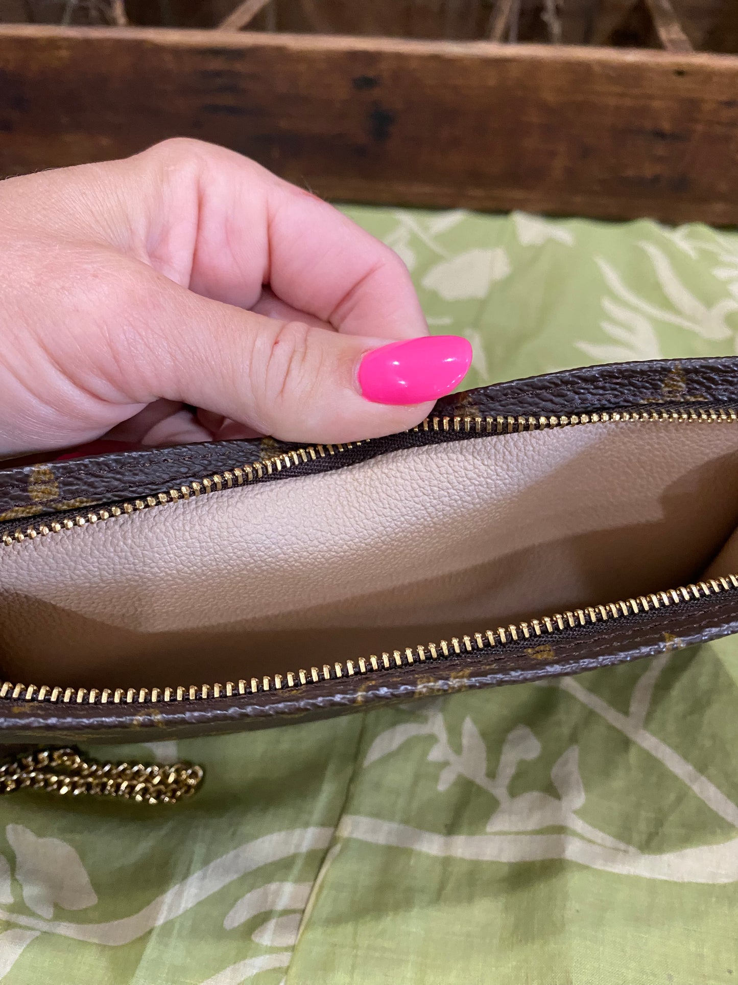 Bucket Pouch GM- comes with original wristlet strap