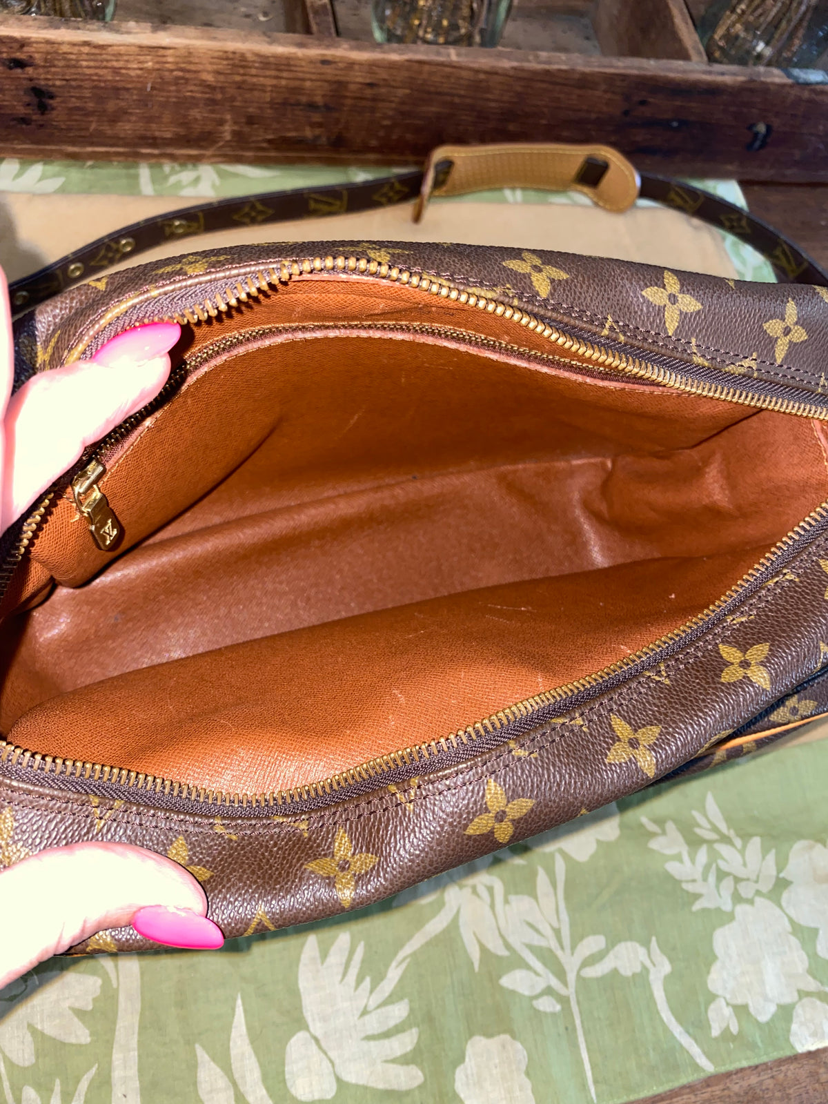 Nile Crossbody