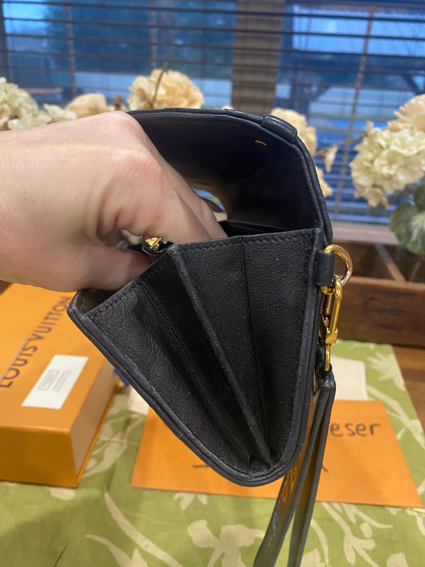 New Wave Calf Leather Long Wallet Wristlet (Noir)