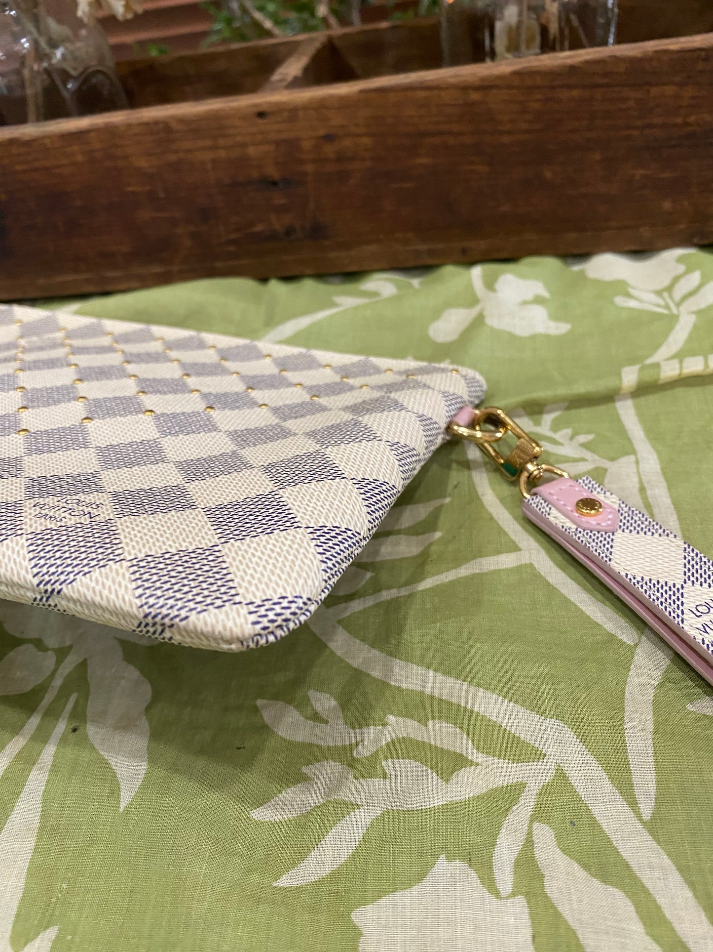 City Pouch- studded DA print with removable wristlet strap