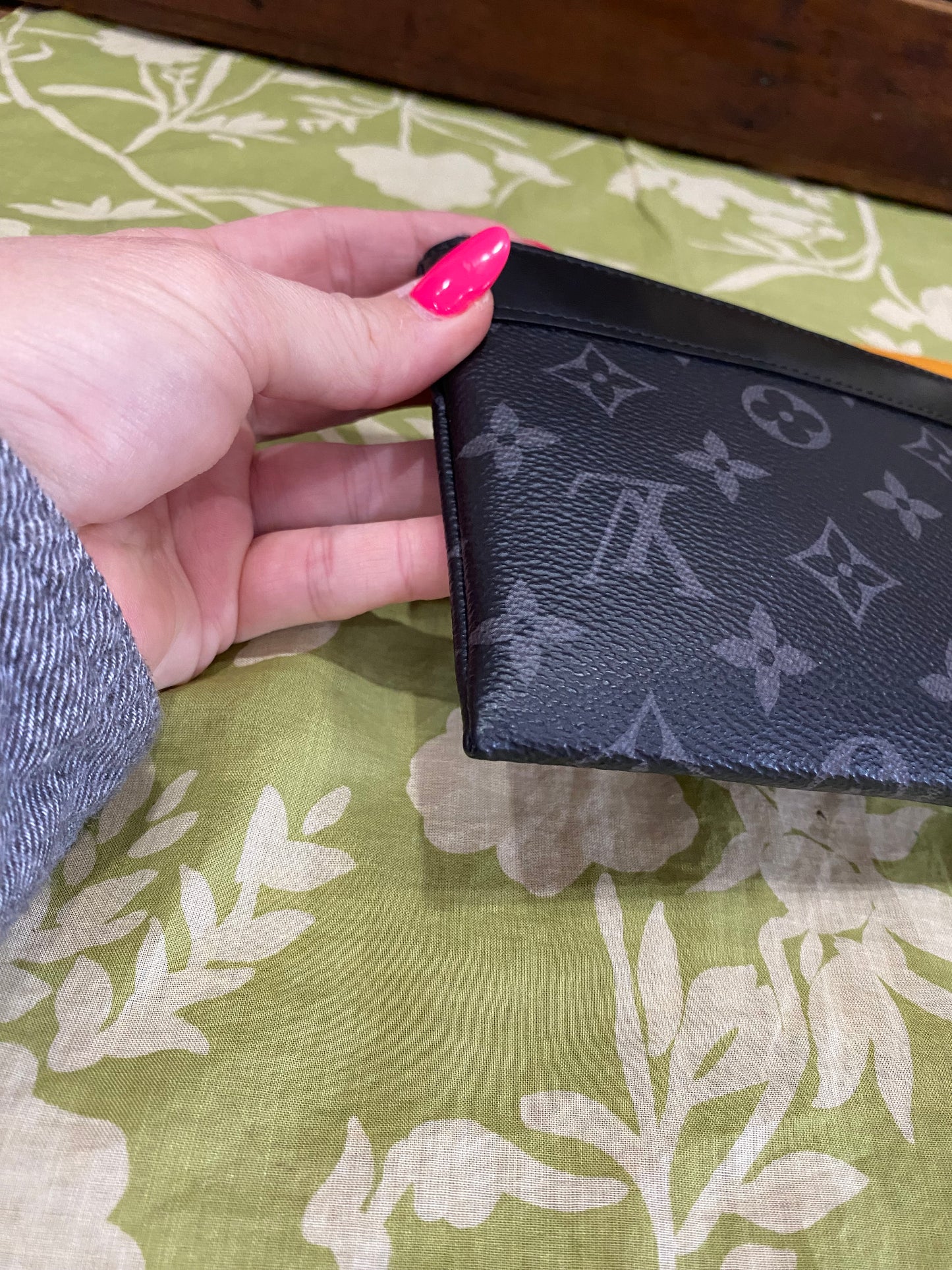 Discovery Pochette in Eclipse