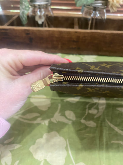 Vintage Toiletry 26