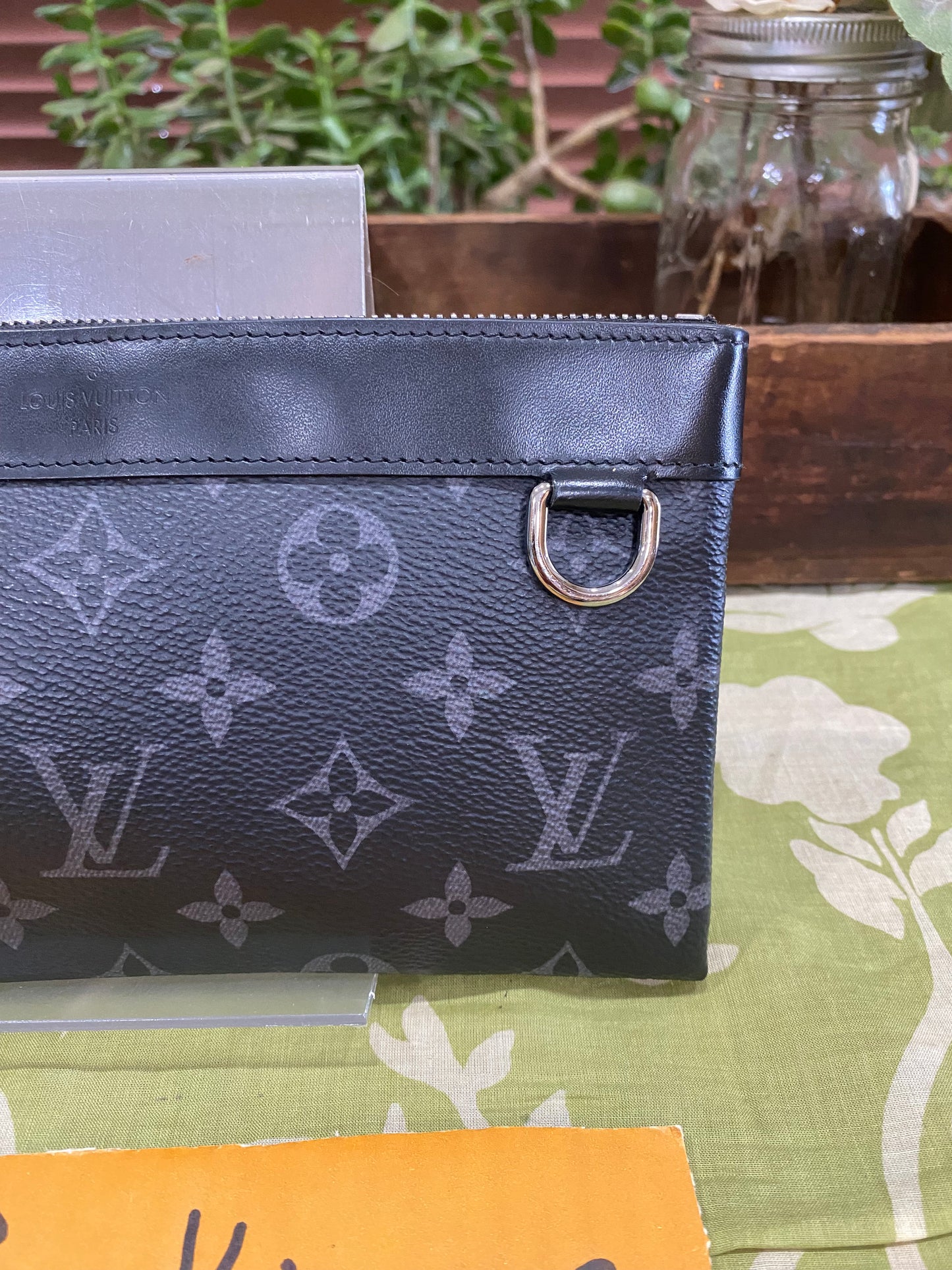 Discovery Pochette in Eclipse