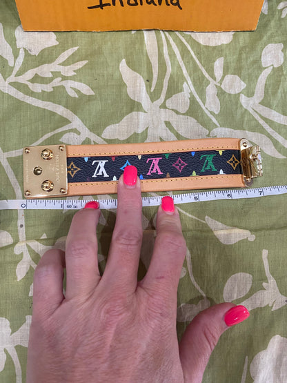 S Lock Cuff Bracelet in Black Multicolor