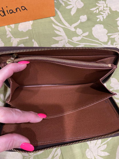 Zippy Organizer Wallet