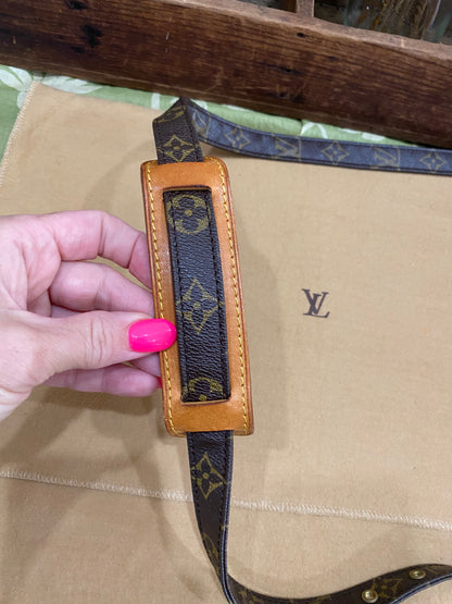 Nile Crossbody